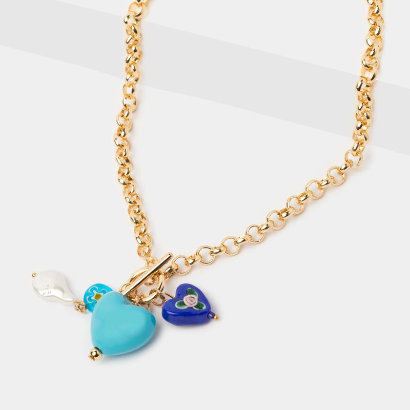 collar-dorado-tipo-cadena-con-dijes-de-corazones-7701016611053