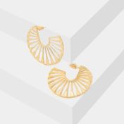 Aretes dorados diseño de abanico