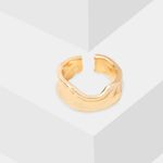 anillo-con-relieve-dorado-7701016612111