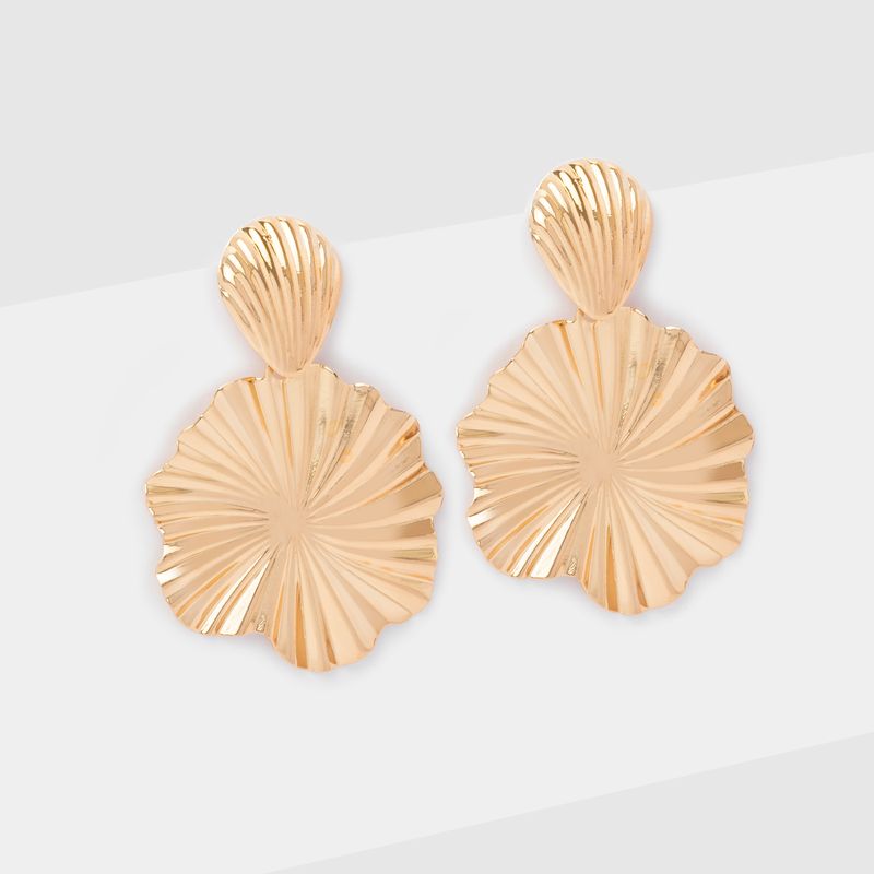 aretes-dorados-diseno-conchas-flores-7701016611701