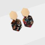 aretes-dorados-diseno-hexagonos-multicolor-7701016611718
