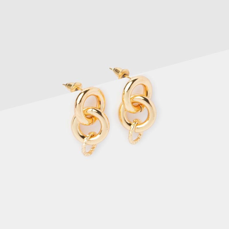 aretes-cortos-dorados-diseno-aros-entrelazados-7701016611930