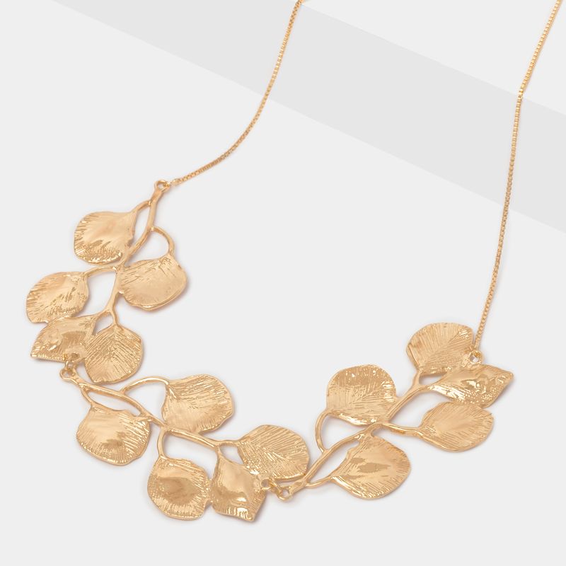 collar-de-hojas-dorado-7701016612142