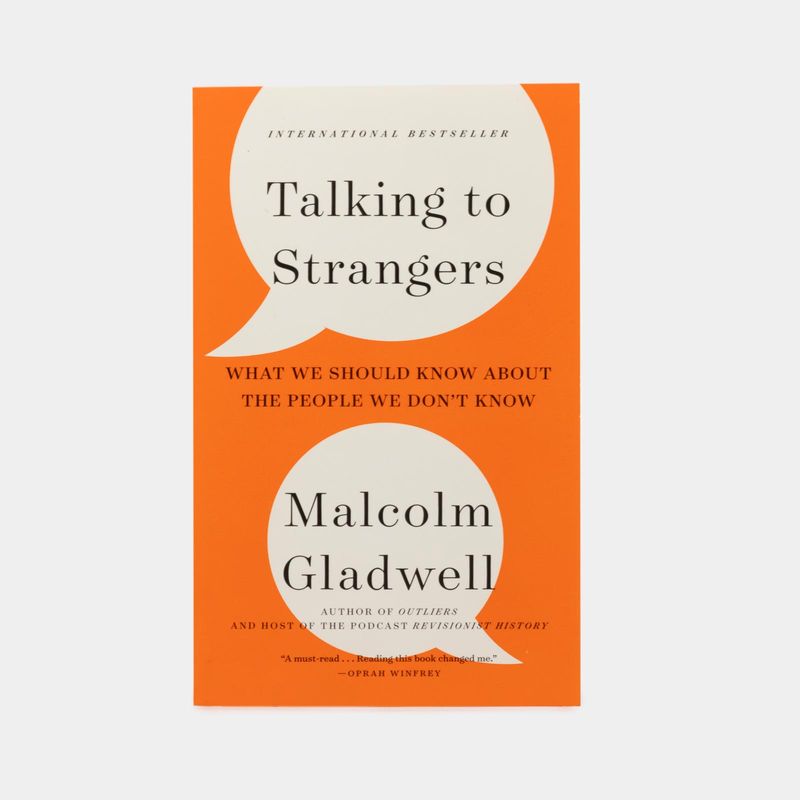 talking-to-strangers-9780316462914