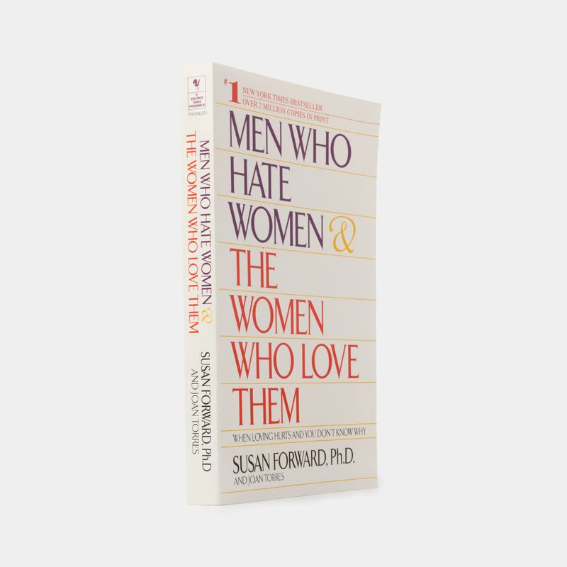 men-who-hate-women-and-the-women-who-love-them-when-loving-hurts-and-you-don-t-know-why-2-9780553381412
