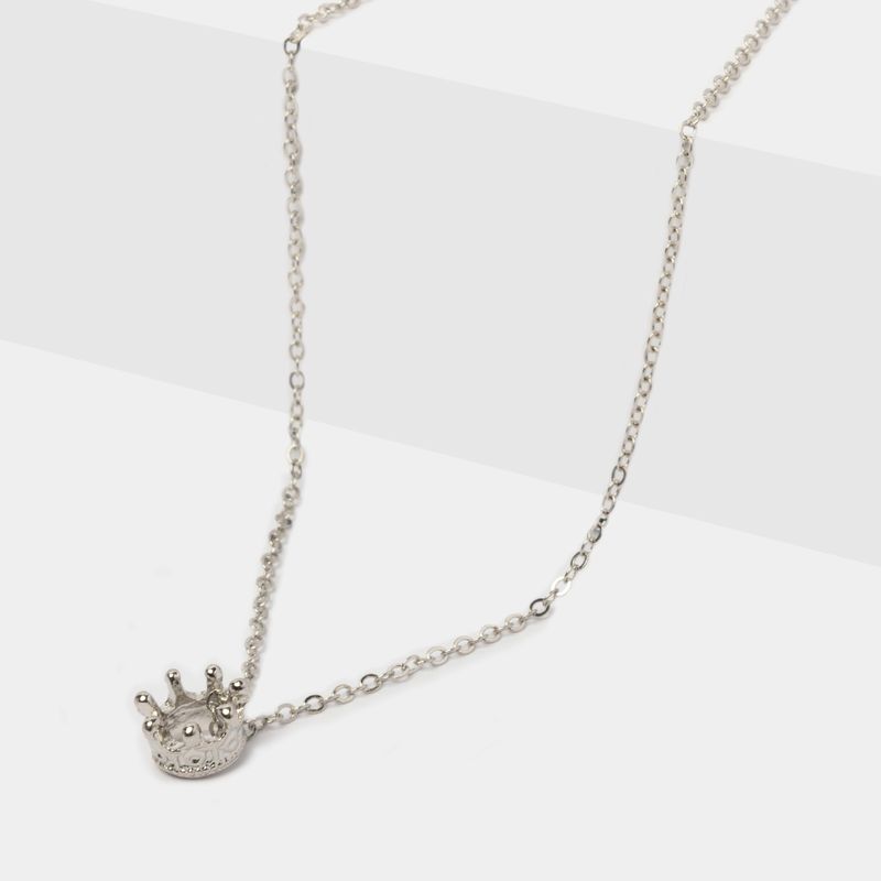 collar-con-dije-de-corona-plateado-7701016615532