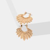 Aretes cortos diseño plumas dorados