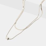 Collar doble con dije cuadrado plateado