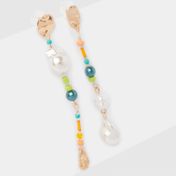 Aretes largos con cuentas multicolor