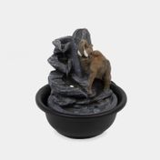 Fuente decorativa de 22.5 x 20.5 cm diseño de elefante con piedras y luz led