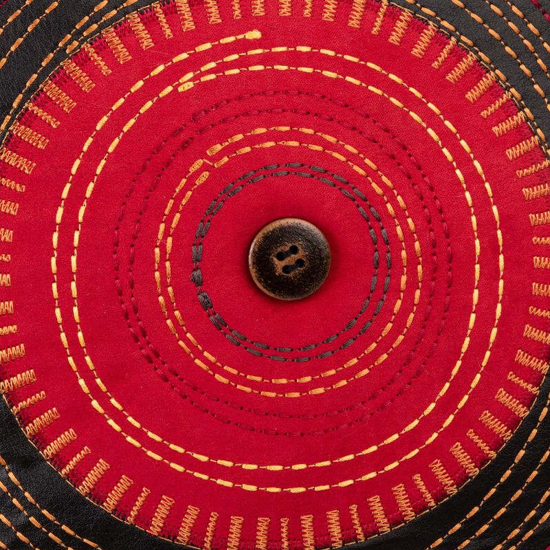 cojin-de-45-x-45-cm-circulos-rojo-con-negro-3-7701016677776
