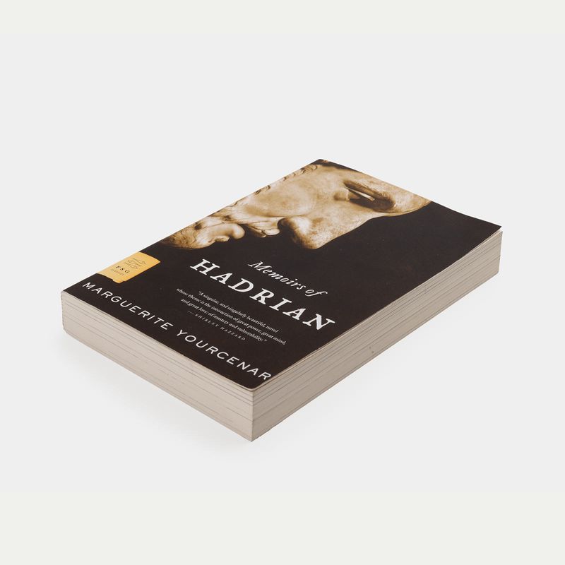 memoirs-of-hadrian-3-9780374529260