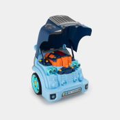 Motor de auto con herramientas, luz y sonido