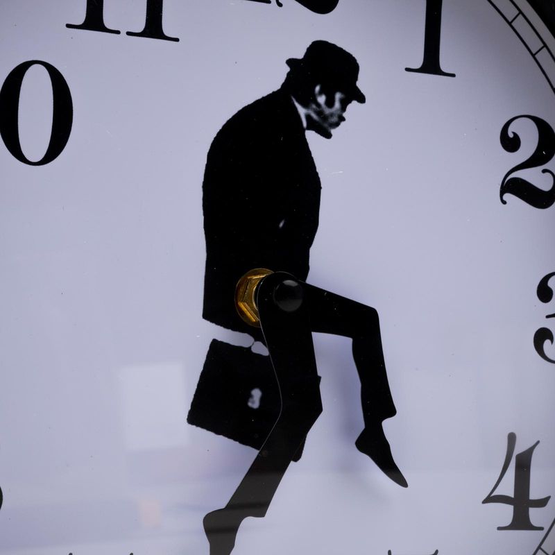 reloj-de-pared-23-cm-negro-con-blanco-3-7701016734394