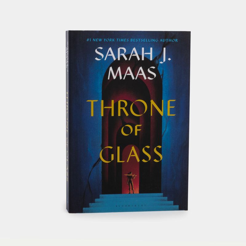 throne-of-glass-9781639730957