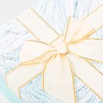 caja-de-regalo-de-9-5-x-29-x-21-cm-verde-tapa-tipo-marmol-con-mono-3-7701016777261