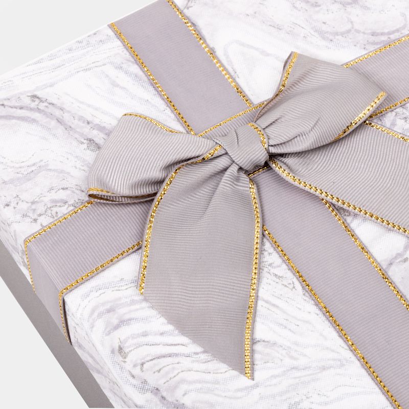caja-de-regalo-de-9-5-x-29-x-21-cm-gris-tapa-tipo-marmol-con-mono-3-7701016777285