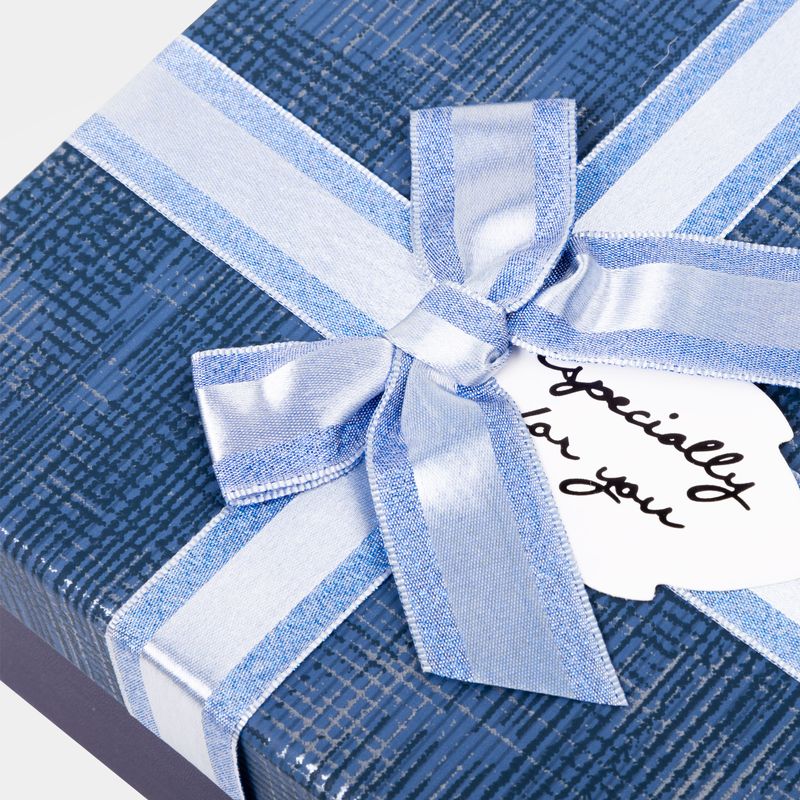 caja-de-regalo-de-8-x-26-x-19-cm-azul-con-mono-3-7701016784498