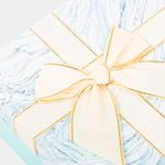 caja-de-regalo-de-6-6-x-23-x-17-cm-verde-tapa-tipo-marmol-con-mono-3-7701016784627