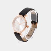 Reloj análogo con pulso en cuero sintético y tablero plateado