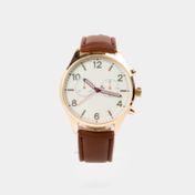 Reloj análogo con pulso en cuero sintético y tablero beige