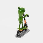 figura-rana-en-monopatin-20-cm-3-7701016751957