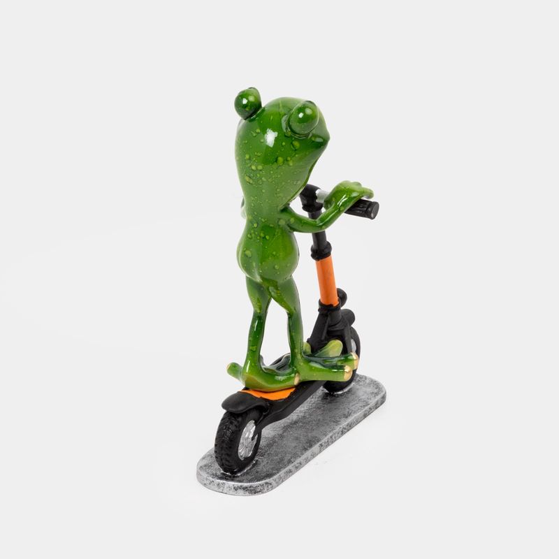 figura-rana-en-monopatin-20-cm-3-7701016751957