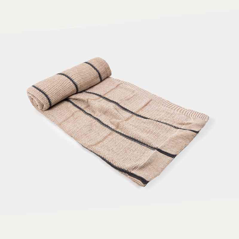 manta-de-150-x-125-cm-beige-con-lineas-grises-2-7701016781299
