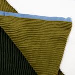 manta-de-150-x-125-cm-franjas-verdes-y-beige-3-7701016781381