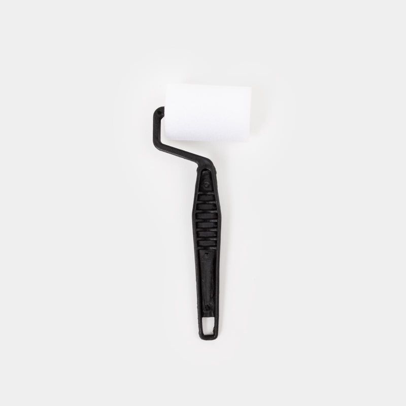rodillo-de-espuma-6-3-cm-con-mango-negro-7701016078924