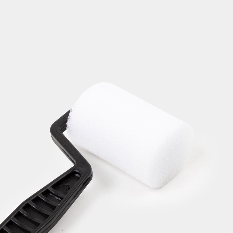 rodillo-de-espuma-6-3-cm-con-mango-negro-3-7701016078924