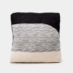 cojin-de-45-x-45-cm-con-franjas-tricolor-7701016731515