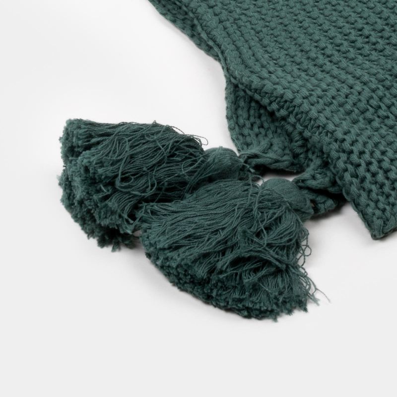 manta-tejida-de-150-x-125-cm-verde-con-borlas-3-7701016731256