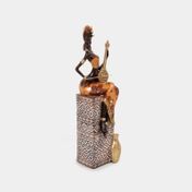 Figura de 32 cm mujer sentada con violín