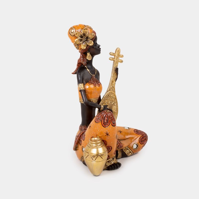 figura-de-mujer-sentada-con-vestido-guitarra-y-jarra-2-7701016746137