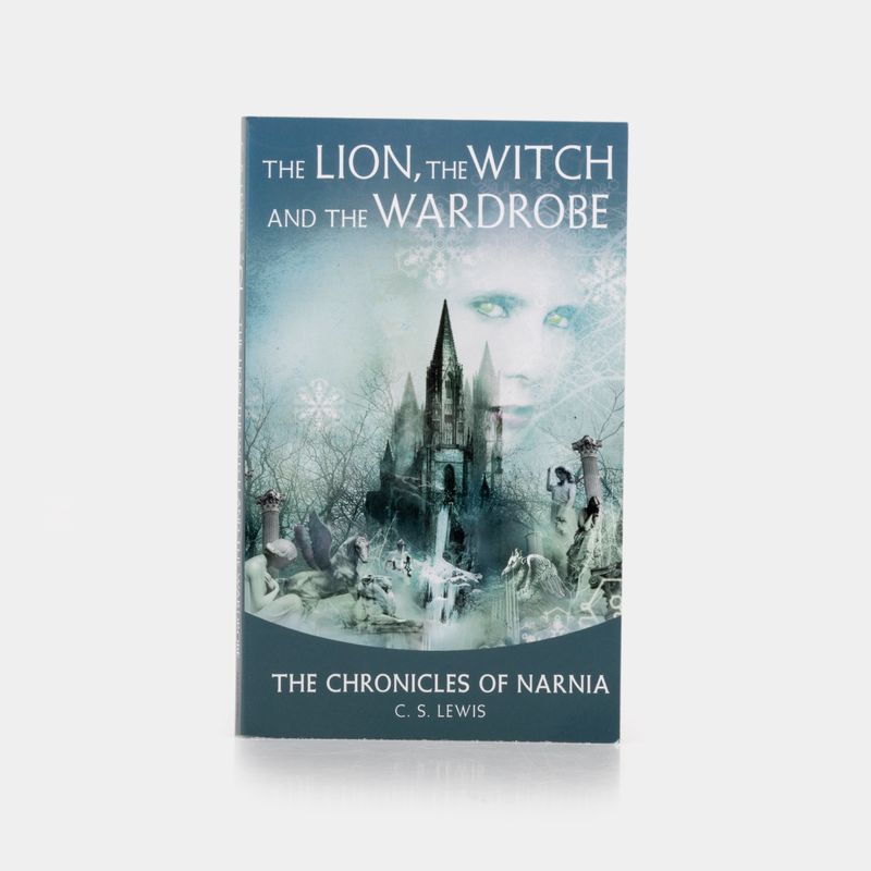 the-lion-the-witch-and-the-wardrobe-2-9780064471046
