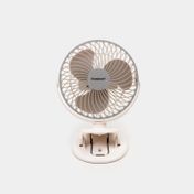 Ventilador mini de 6" y 3 velocidades con clip y luz