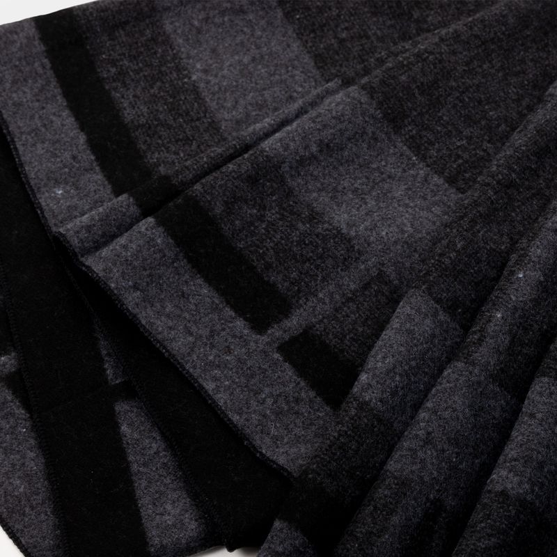 pashmina-de-lineas-gris-oscuro-con-negro-2-7701016788670