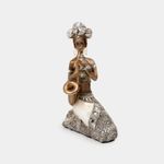 figura-de-16-8-cm-mujer-sentada-con-saxofon-7701016745901