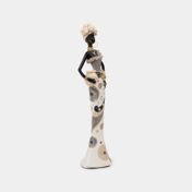 Figura de 32.5 cm mujer con jarrón