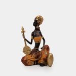 figura-de-22-3-cm-mujer-sentada-con-banjo-7701016746120