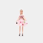 muneca-de-30-5-cm-emily-con-vestido-rosado-y-accesorios-6921633797805