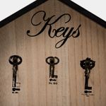 soporte-de-pared-para-llaves-diseno-casa-negra-con-3-ganchos-3-7701016714044
