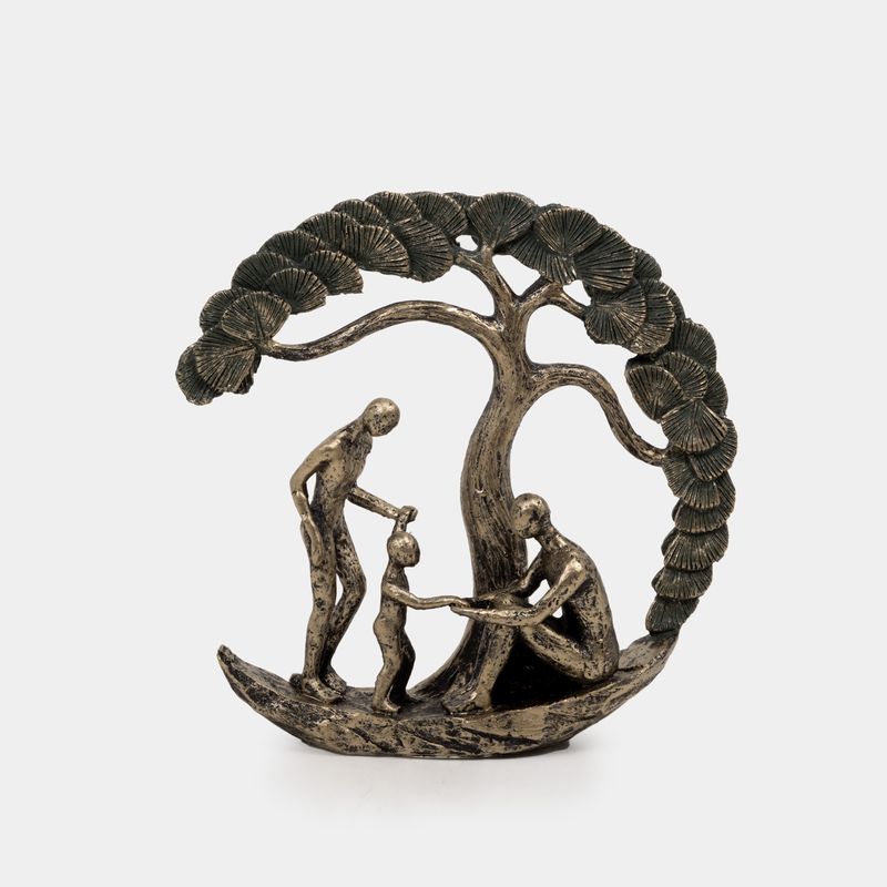 figura-de-20-5-x-20-cm-familia-con-arbol-7701016742085