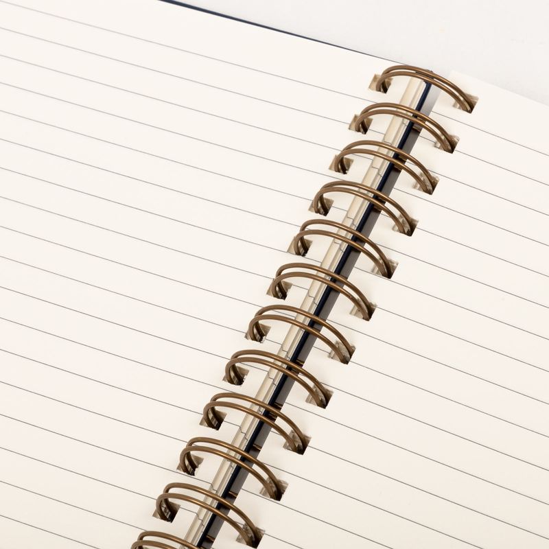 cuaderno-a5-argollado-azul-de-96-hojas-rayadas-surtido--4-8432115730053