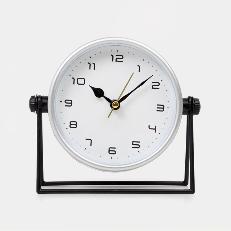 reloj-de-mesa-12-4-x-15-5-cm-plateada-con-base-6034181500527