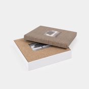 Álbum fotográfico de 25.2 x 25.6 cm con caja