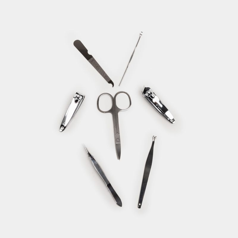 set-de-manicure-x7-piezas-con-estuche-surtido--3-3300330223511