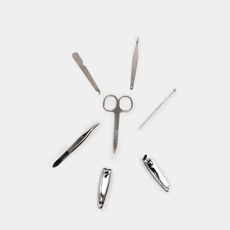 set-de-manicure-x7-piezas-con-estuche-surtido--3-3300330223559