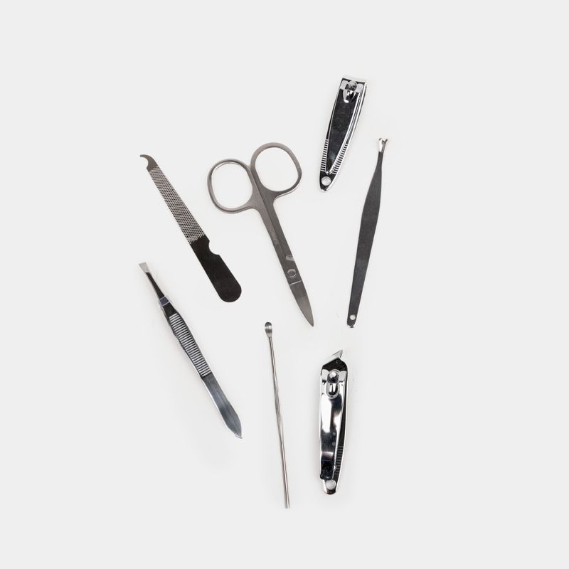 set-de-manicure-x7-piezas-con-estuche-surtido--3-3300330223566